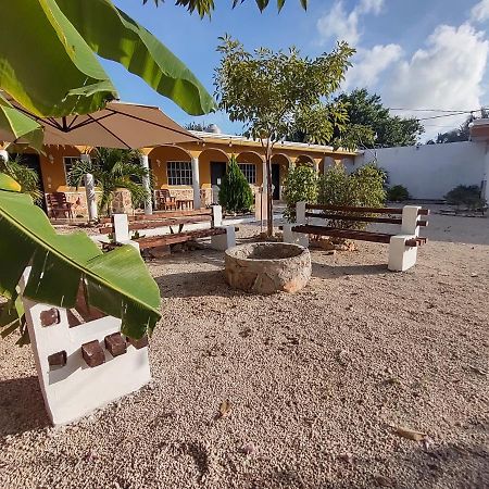 Hotel Villa Gabriela - Restaurant, Bikes ,Lands Tours 셀레스툰 외부 사진